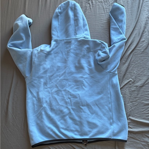 Sky blue nike tech - Picture 3 of 3